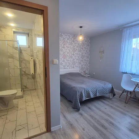 Morska W Chlapowie 民宿 *